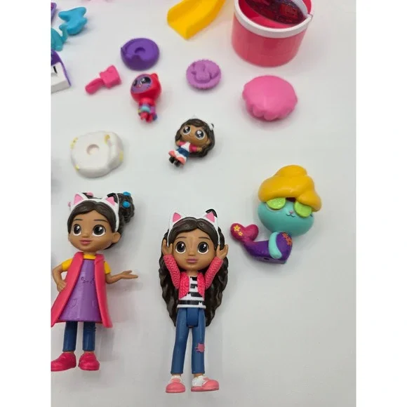 Gabbys Dollhouse Toy Lot Figures Accessories Pandy Paws MerCat Cakey Cat Lot - Picture 2 of 6